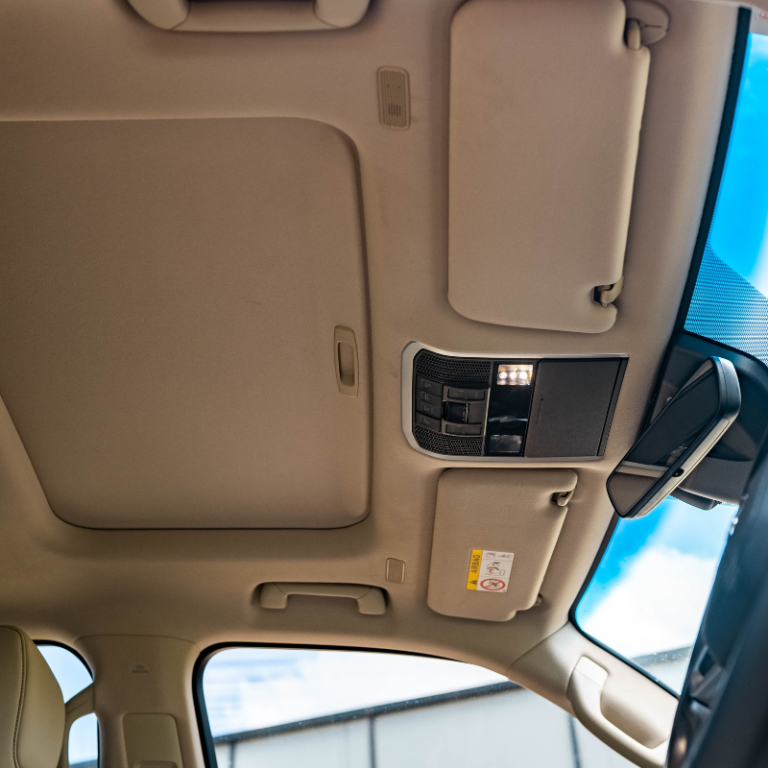 MOTOR CULTURE 300 SERIES LANDCRUISER (4)