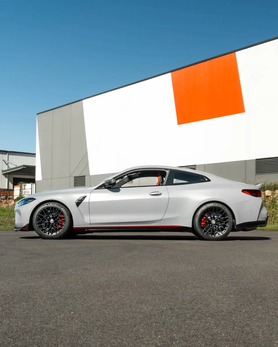 BMW M4 CSL GALLERY (18)