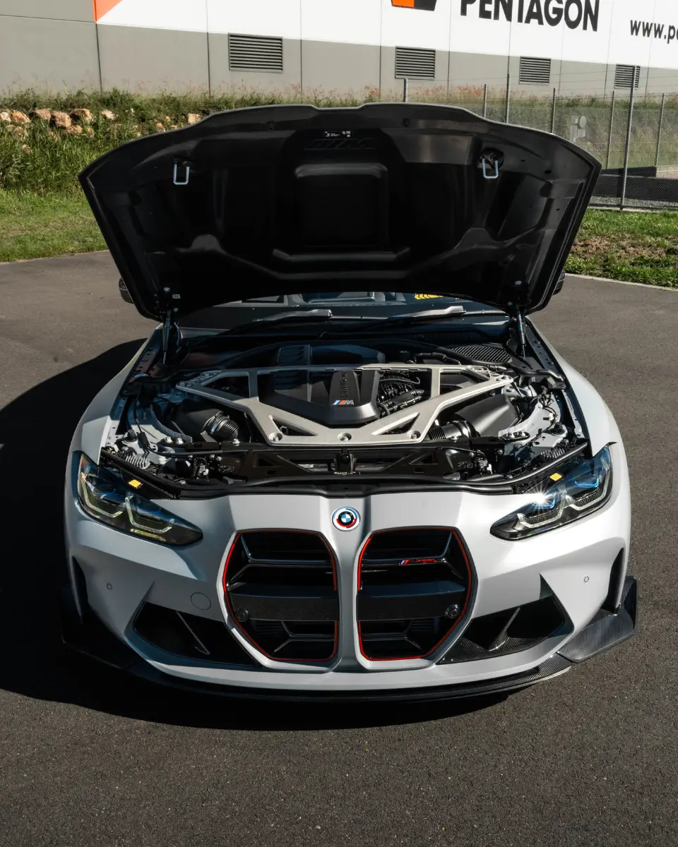 BMW M4 CSL GALLERY (21)