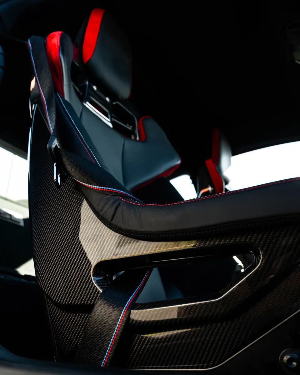 BMW M4 CSL GALLERY (27)