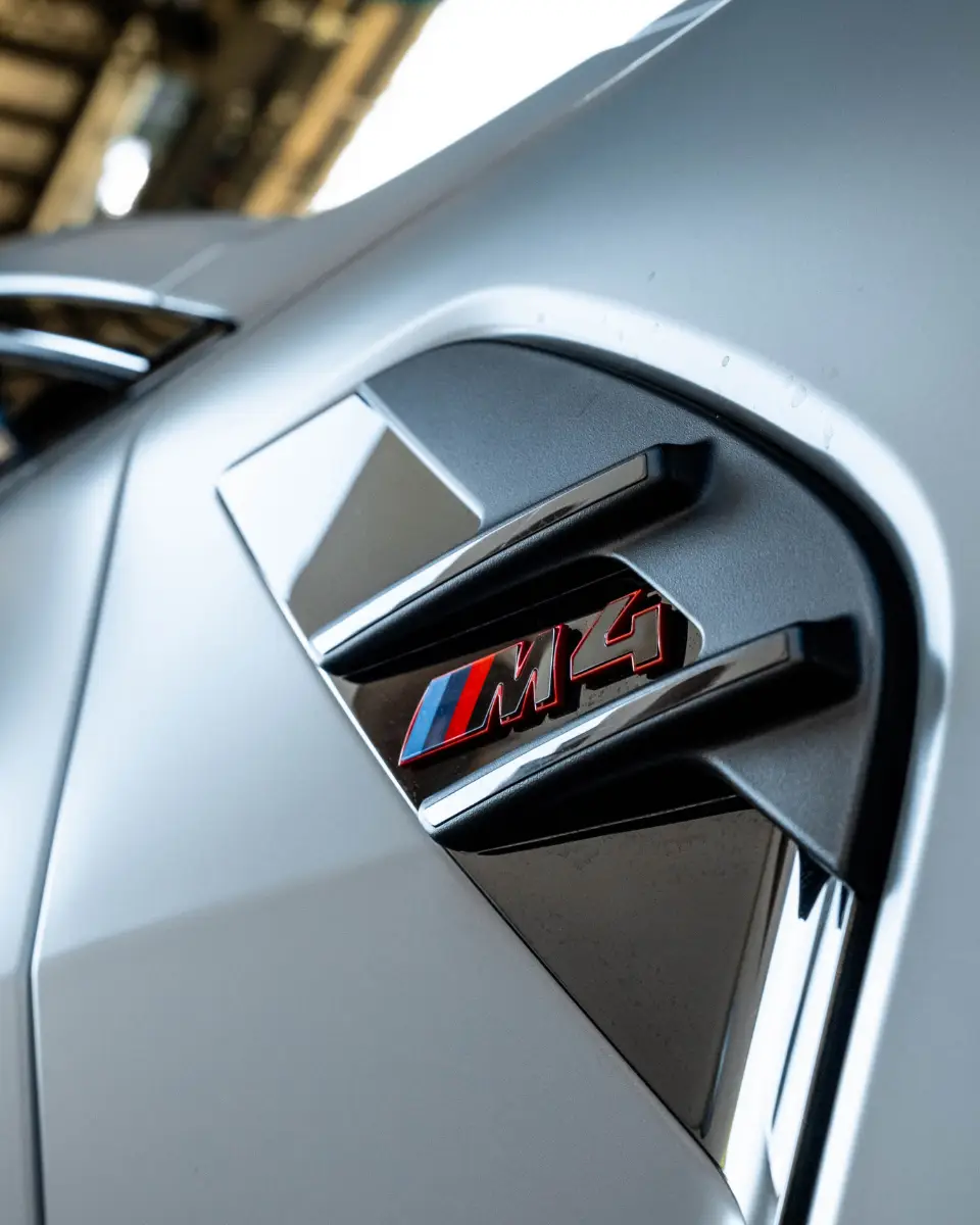 BMW M4 CSL GALLERY (4)