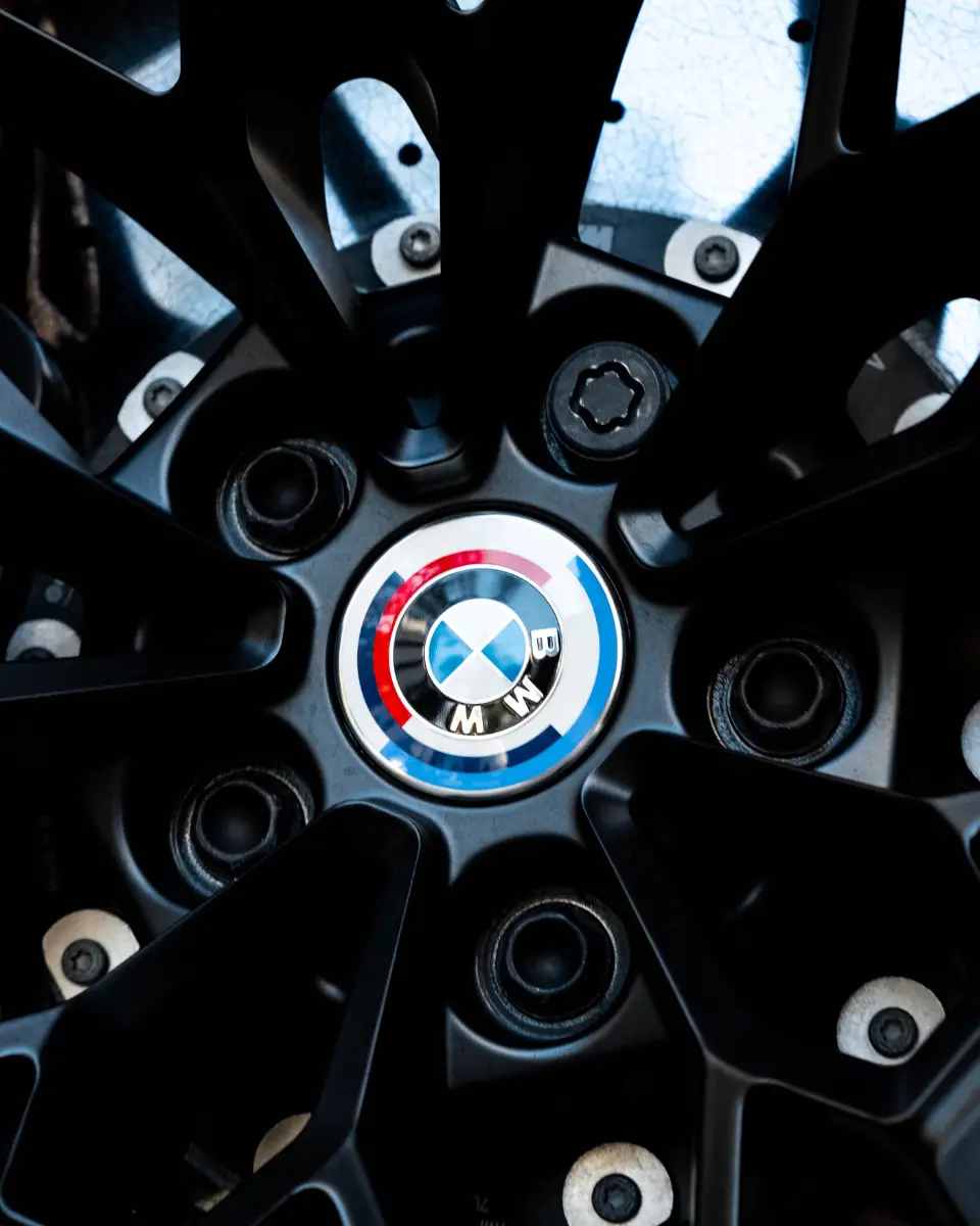 BMW M4 CSL GALLERY (7)
