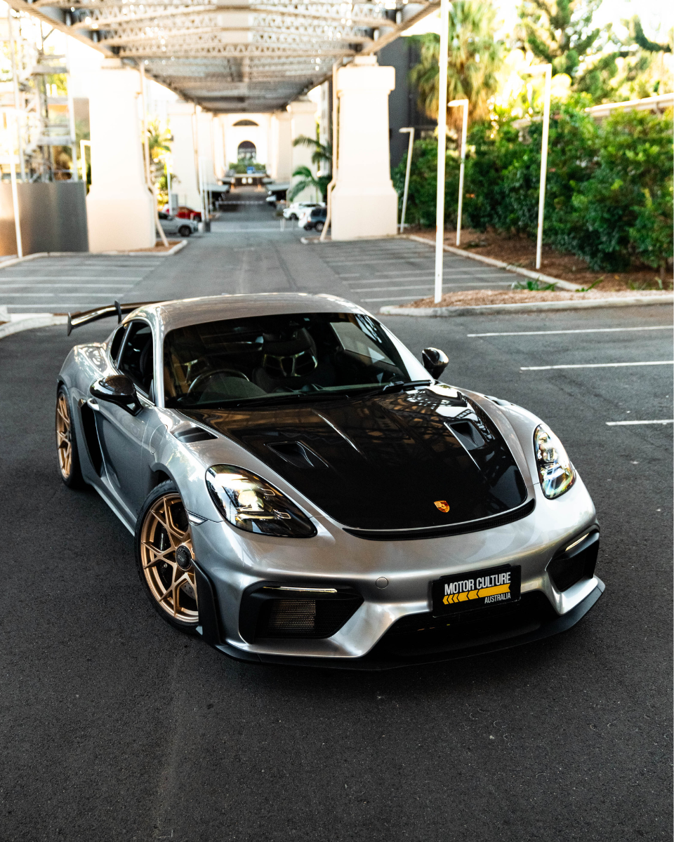 PORSCHE GT4 RS