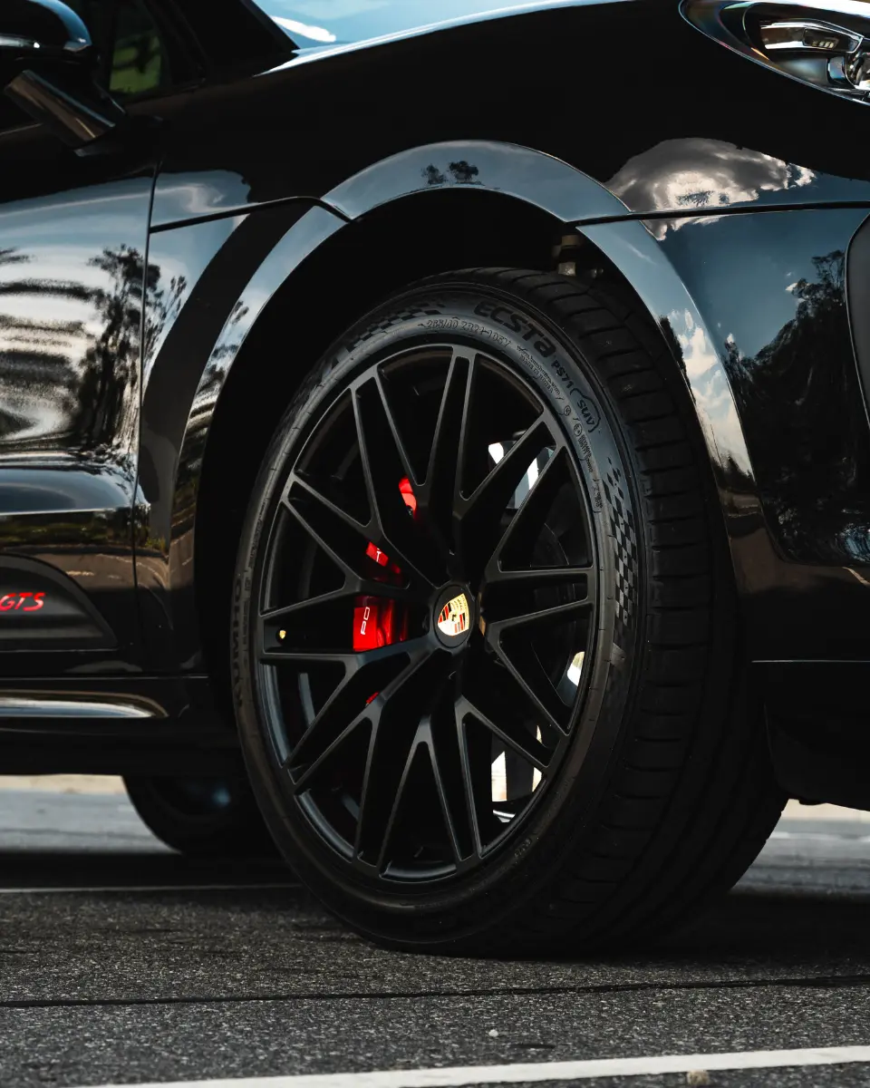 PORSCHE MACAN GTS GALLERY (11)_q75