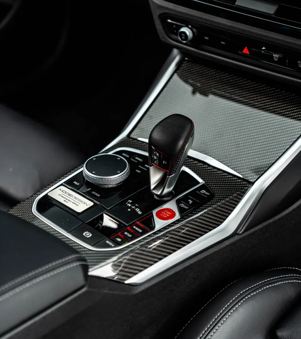 2025-bmw-m2-mode-design-interior-cabin-2_q75