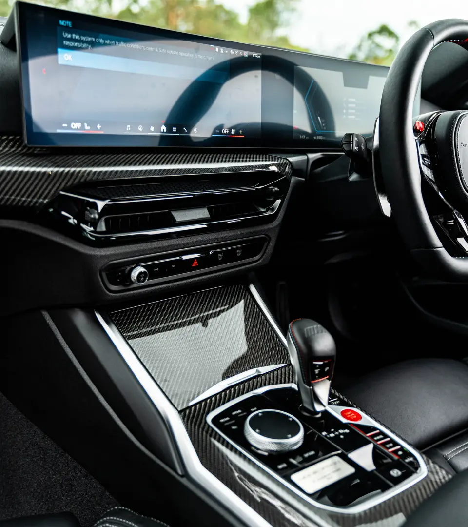 2025-bmw-m2-mode-design-interior-cabin-3_q75