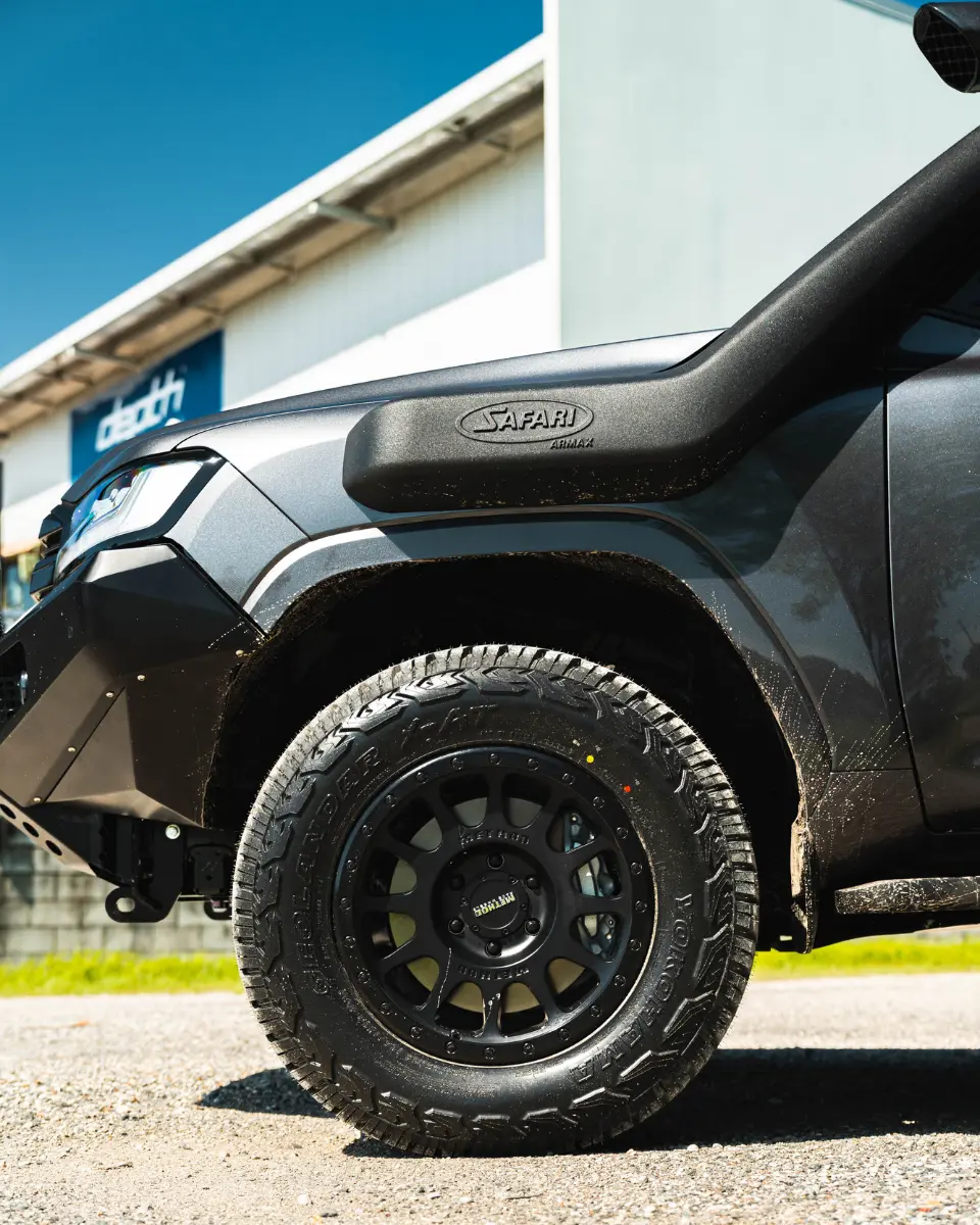 Black Friday Landcruiser 8_q75