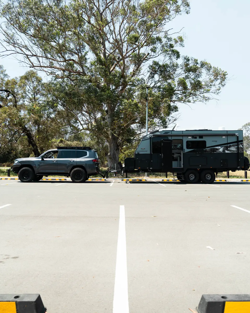 LC300-WONDERLAND-GALLERY-26_q75_q75