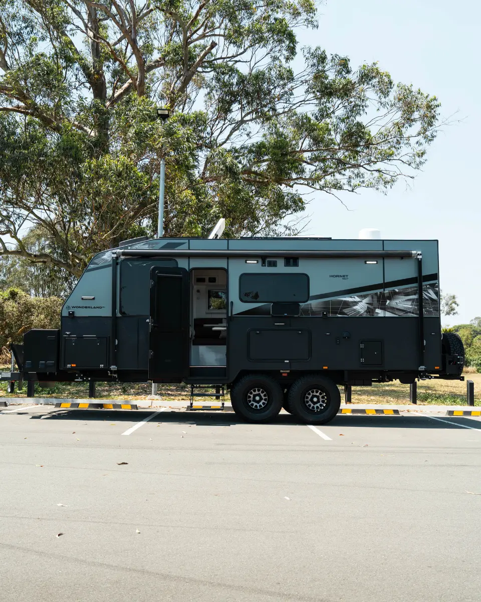 LC300-WONDERLAND-GALLERY-27_q75_q75