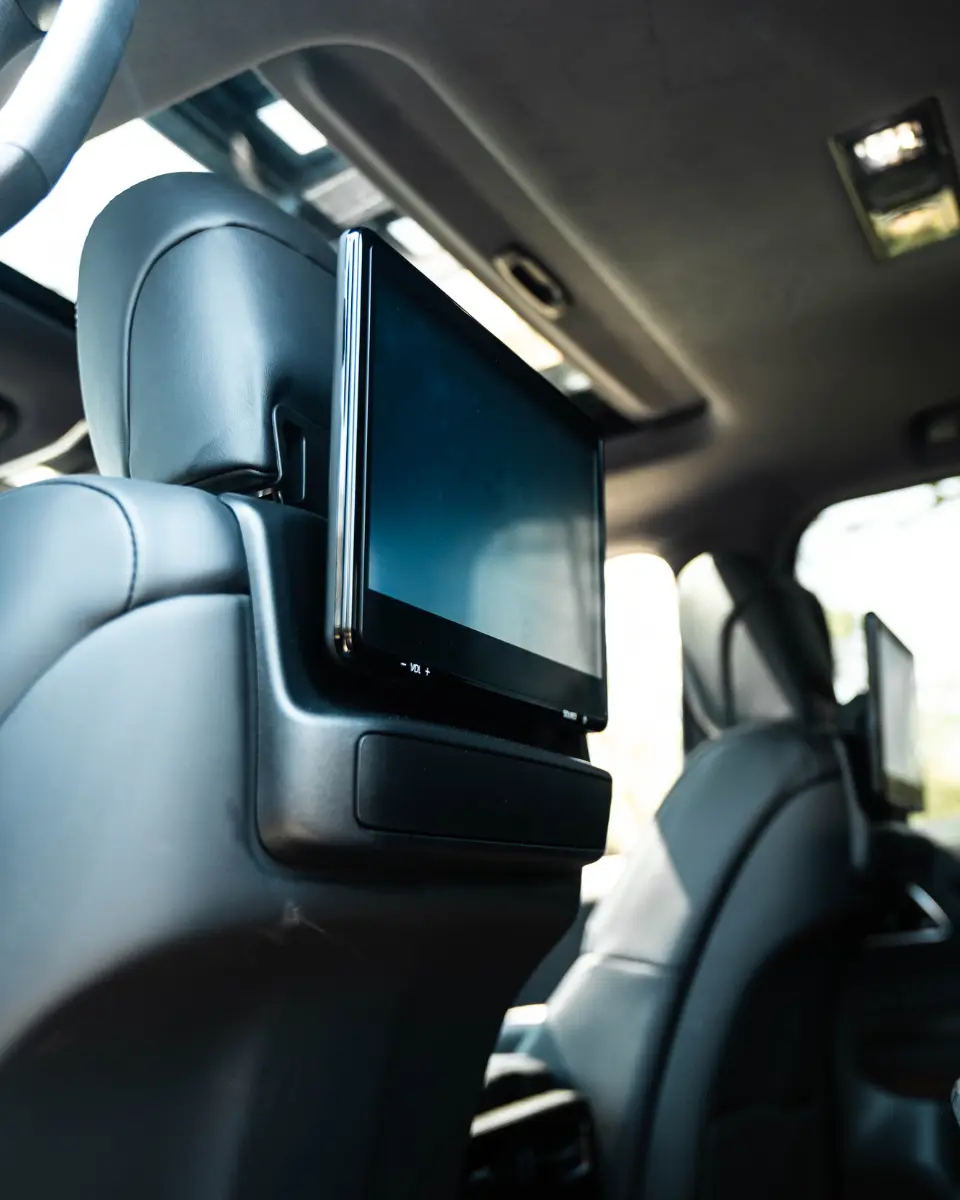 LC300-WONDERLAND-GALLERY-4_q75_q75