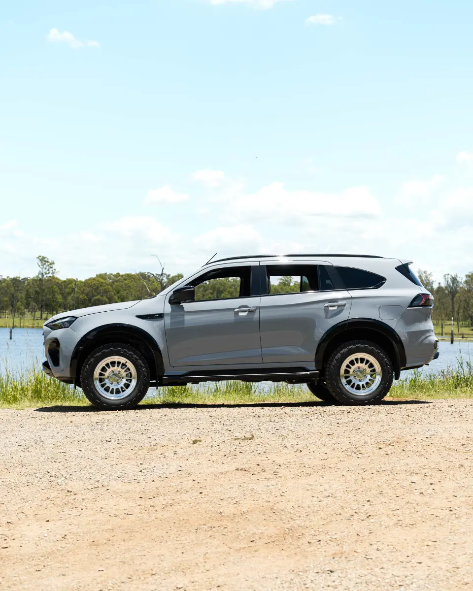 ISUZU MUX GALLERY (7)_q75