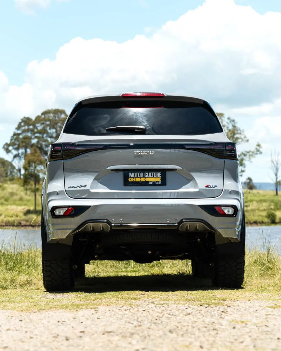 ISUZU MUX GALLERY (9)_q75